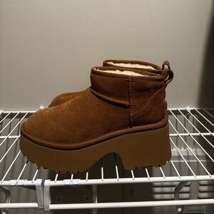 UGG Classic Ultra Mini New Heights – Chestnut - Size 8 - New w/o tag